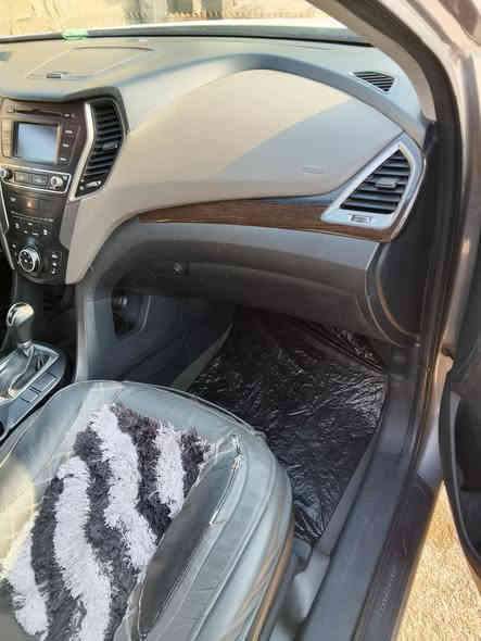 السلام عليكم سانتا في 2017وارد أمريكي🇺🇸🗽 سياره جديده رقم واسط باسمي سياره جديده خير من الله مكينه, 4سلندر كير ومكينه جديد سياره كفاله جديده وسياره احلا من صوره    المكان واسط الأحرار السعر  143وبيه مجال لشراي لا  ⛔تواجد فيس الاستفسار تصل ***********
