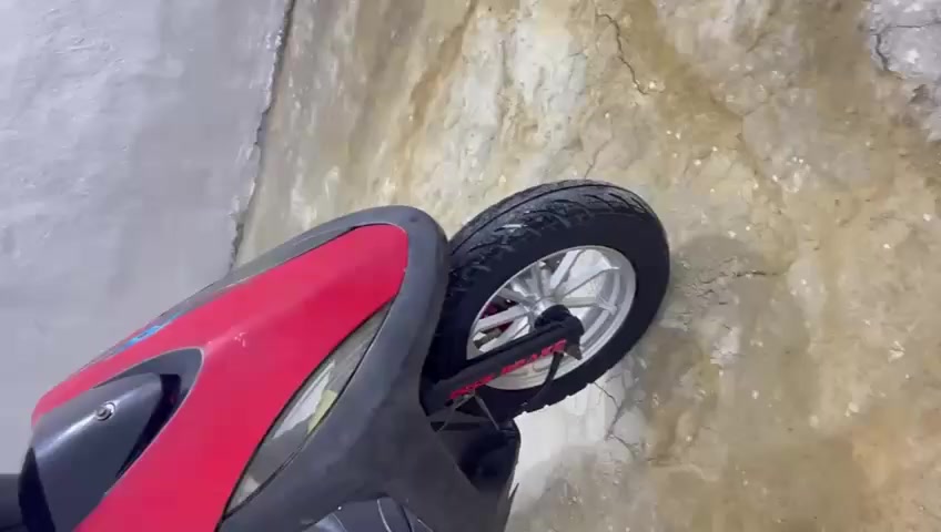 سلام عليكم دراجه ماكس عدله للبيع
دراجه نضيفه ماعايزع شي تشتغل سلف عوزه بس باتري و هندر 
المكان الرميثه تفاصيل انتصل على هذا الرقم *********** واتساب موجود
