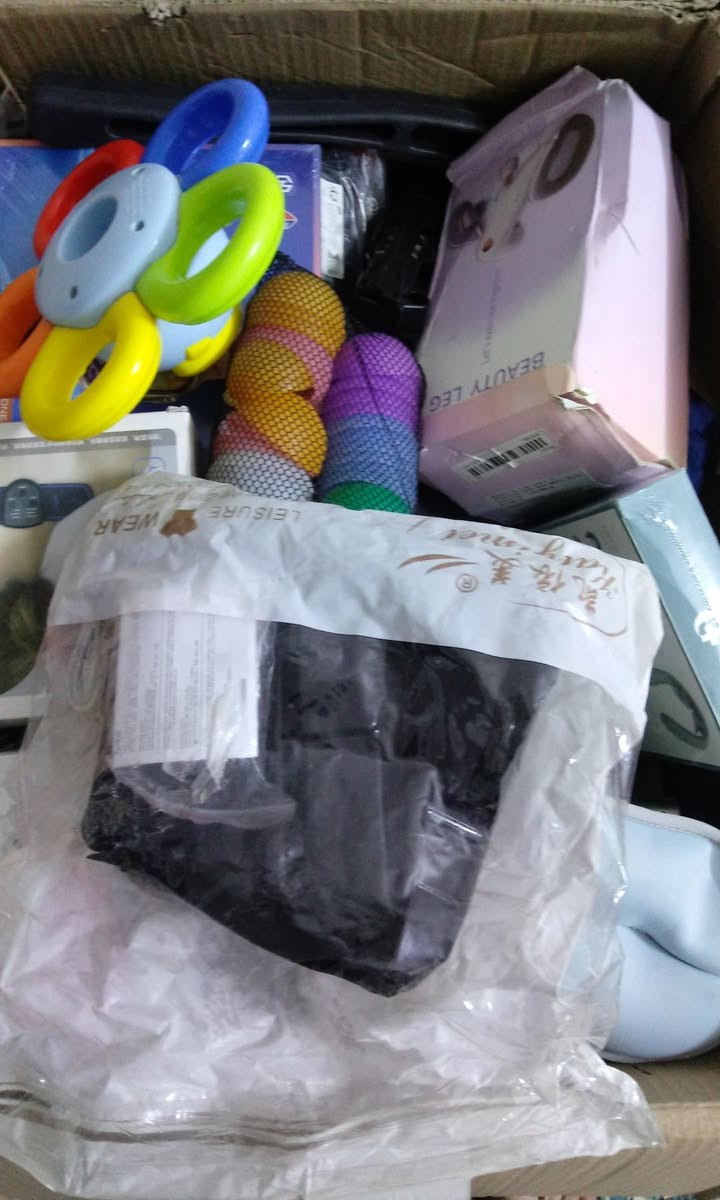 السلام عليكم عندي كراتين مكس كرتوني ومنزلي ابيع شلة وبسعر مناسب هاتف ***********
