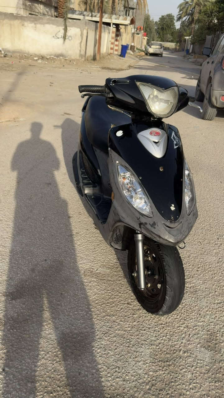 كامكو v2 محرك 125  دراجة بلادية ونظيفة ما بية نقص
س 775 وبية مجال 

‭0780 789 5013‬
