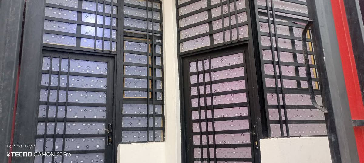 بيت للبيع مساحه  75 متر في ملحق قرية الغدير
(طابو زراعي سند 25 مشمول بلتطويب)  

بناء حديث  صب كونكريت وطابوك نهروان 

( خريطة 100 متر)  
البناء [ غرفه وصاله ومطبخ وستقبال 
وصحيات داخليه وخارجيه ومكشوفات ]

الموقع.   [ملحق قرية الغدير ]

السعر 43 مع المجال 

استفسار 
اتصال ***********
 واتساب ***********
