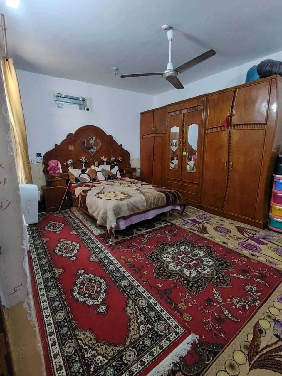 بيت حديث طابقين بمساحة 120متر سند 25 اقرار محكمه مباشر بأسم المشتري يحتوي ع 3 غرف نوم مع صاله واستقبال ومطبخ عدد2 مع مجاميع صحيه عدد3 -- العنوان كربلاء شارع السيده زينب شارع ابو ماشه خلف مطبخ العتبه بسعر 90 للاستفسار ***********
