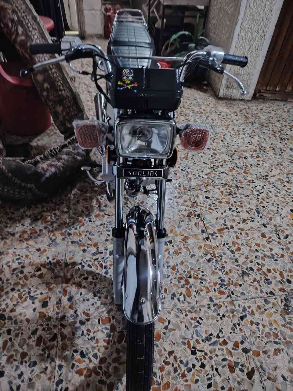 السلام عليكم دراجة يراني سونك نامة شلامجة امتياز مديل 2025 دراجة جديدة زيرو ٤كير مكفولة كفالة عامة أوراق كاملة سعر ٦٥٠ عنوان بغداد مدينه الصدر رقم الهاتف ***********
