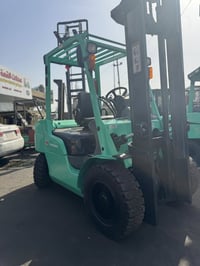 للبيع مسيبوشي 3 طن 3 حركات جب عالي موديل 2010 منفيس كاتي رافعه جاهزه ل...