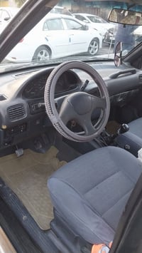 ١٩٩٣ • مكينة ٢٠٠٠ • جير عادي