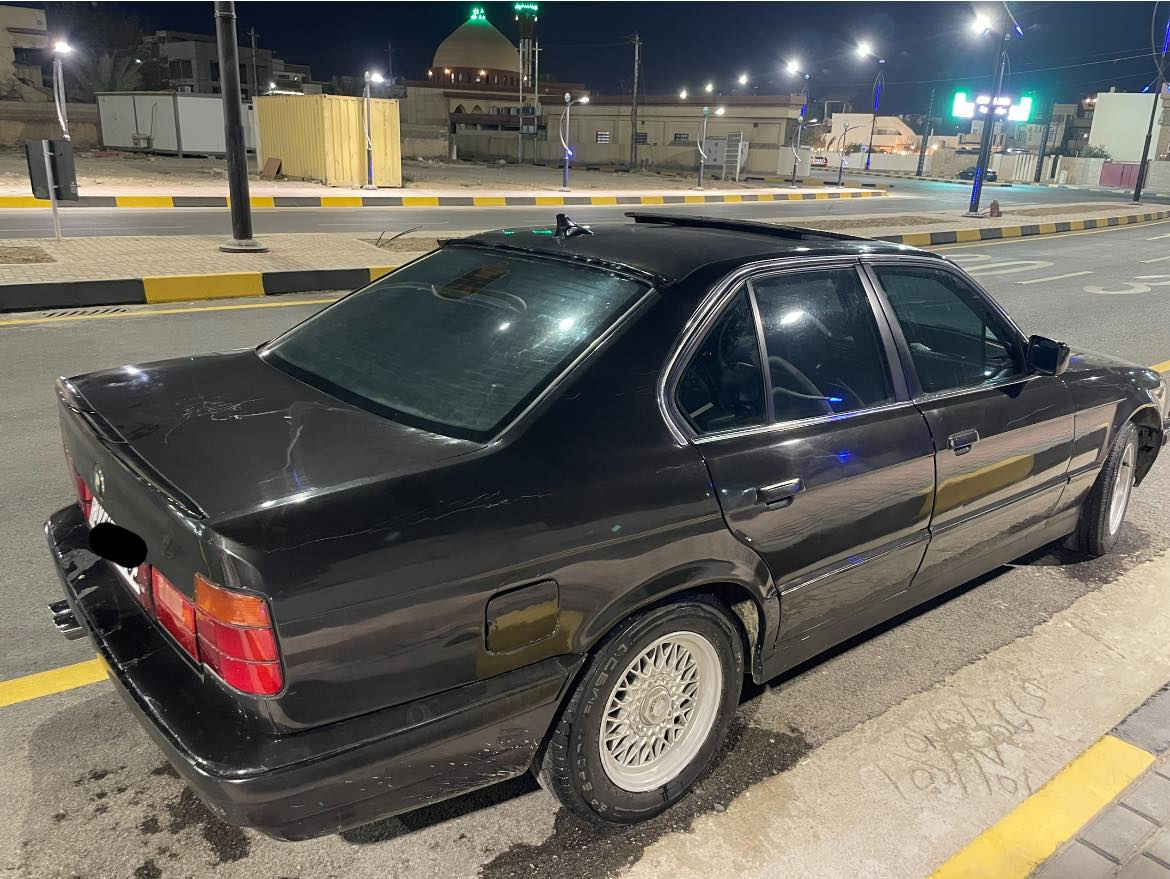 سلام وعليكم
بي ام 520 للبيع
بدون كير ومحرك 
موديل 1991
كزوز رياضي عل ريمون
لايت زينون عالي
شاشا وكامرا
قفل مركزي
حتا الصندوك
نخم ويلكب خليا اصلي ابو الختم
نخم تايات جديد
باتري جديد
كهربايات كلها شغالا
بس كيج البانزين ما يشتغل
سلايت جوبي
حيل نضيف ما يعبر مي
جامات جوبي
هندي بريك شغال
غرفت السياره جلد اسود جديدا
ننته دشبول خلفي وامامي حيل انضاف بردا خلفيا بلادي نخم الكدام عمرتو جديد
نخم الورا عمرتا جديد
صبغ عام جماليه
شرط التحويل رقم نينوى الجديد مصطرا سنويا مشروع وطني لل28كاربون ما مسجلا
مكان السياره موصل 
بدون كير ومحرك
السعر 38 وبيها مجال بصيط
رقم ***********
