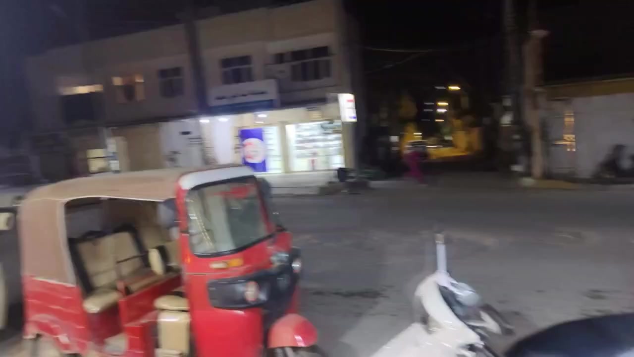 شقه للايجار في حي صدام قرب مدرسه الصديق 
للاستفسار مراسلتنا او
 الاتصال على الرقم : ***********
