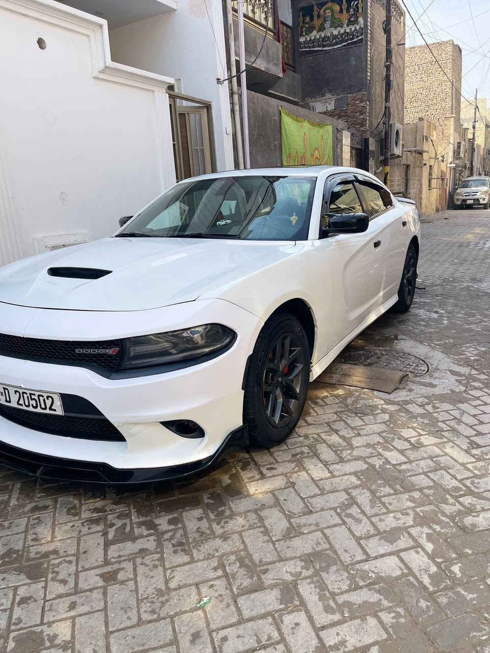 السلام عليكم من رخصه الادمن سياره جارجر موديل2015 مكينه 3600 وكير طيارة وشاشة جبيره كراسي جلد كهرباء ودافئة وتبريد كله شغال كهربائيات كله شغاله تخم تاير جديد فتحه سقف مصبوغة عام مكفوله من الجفيه والضربه والكص السعر رقم بغداد السعر 130 وبيه مجال وهذه رقمي *********** (رجاءاً الاتصال على صاحب الرقم اني مكلف بالنشر)
