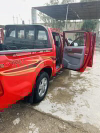 هايلوكس • ٢٠١٠ • كويتي صلاح الدين