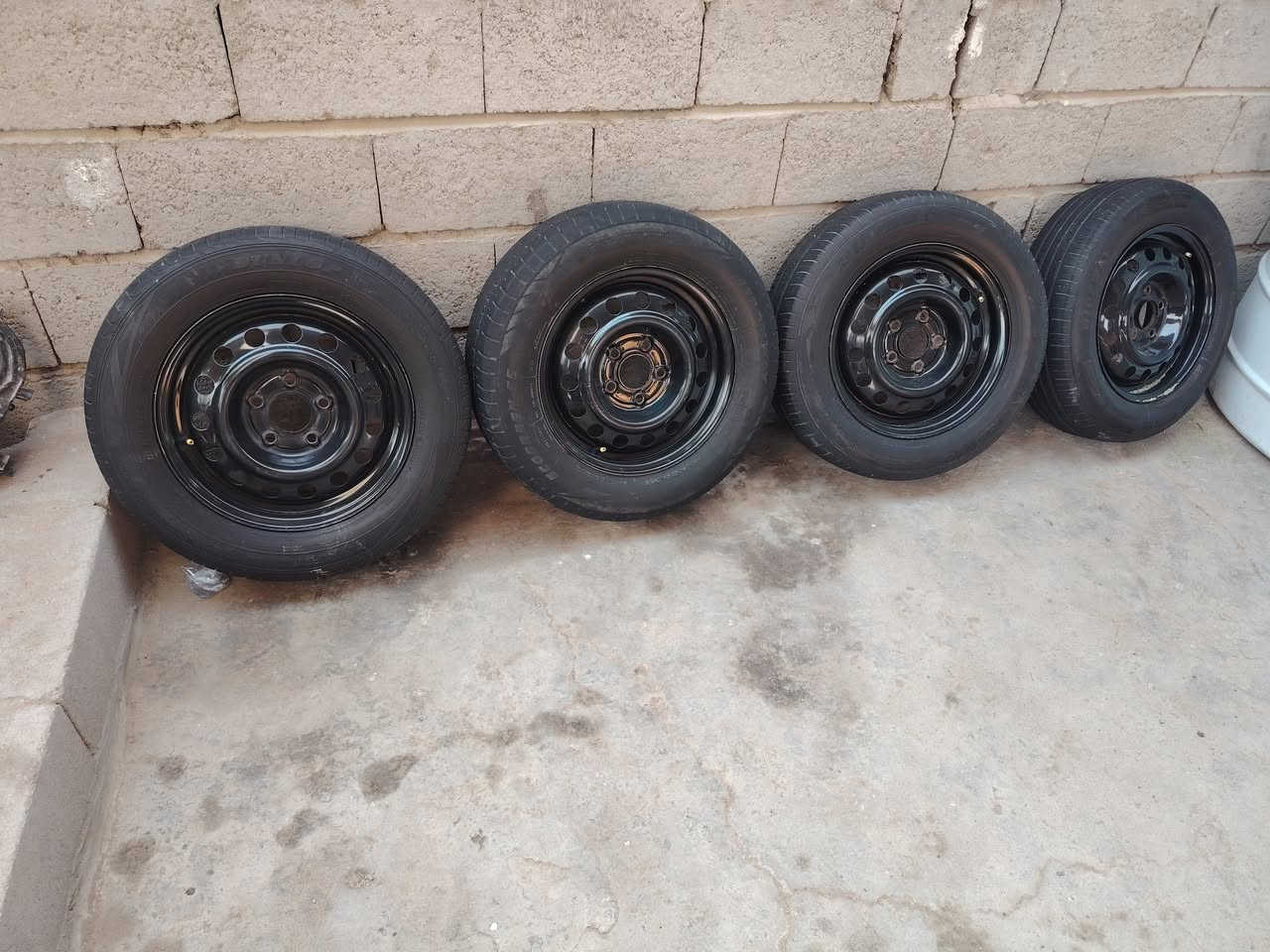 ياالله
العنوان بصره لزبير  *********** 
***********  تخم وياله كامل هو وتايراته جديدحجم15 مال انتره يرهم مال محور 
السعر 150وبي مجال
