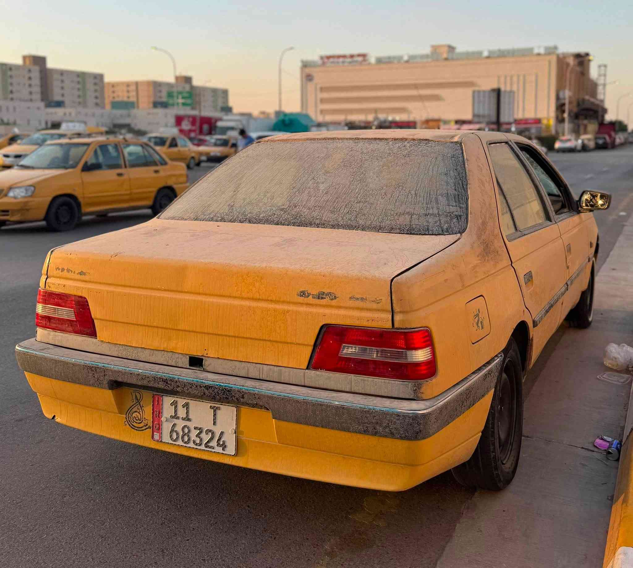 السلام عليكم…
للبيع بيجو glx 405 موديل 2012 سياره جاهزه من كير ومكينه تخم تاير جديد باتري داينمو كلج كله جديد كامله من التعمير باقي بس صبغ بسمي رقم بغداد انكليزي مصفره هيئه وغرامات رايده ب25 وبيه مجال للشراي مكاني بغداد مجمع بسمايه تواصل 
***********
