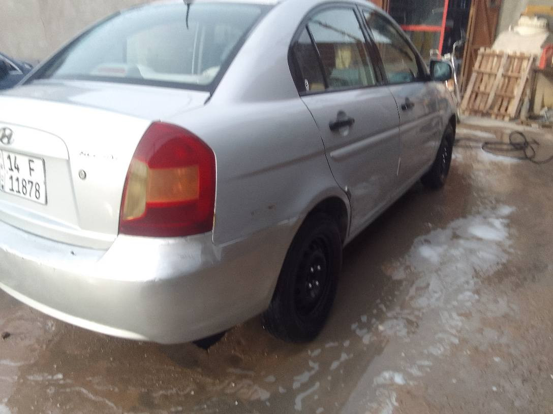 السلام عليكم سيارة أكسنت ٢٠١١ رقم بصرة دولي مكينه وكير وحداديه و تبريد كهربائيات شغاله مكان البصره ابي الخصيب سعر ٧٣ رقم التلفون ***********
