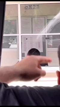 ملابس • حديثة • خدمة توصيل