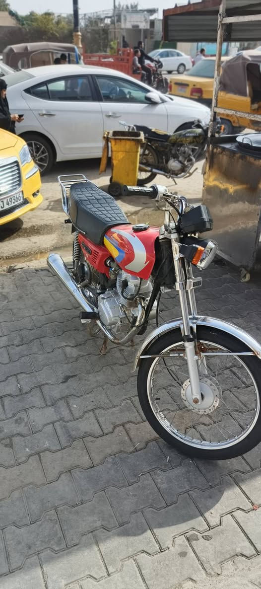 السلام عليكم إيرانية أوراق اصولي بسمي دراجه حلوه سعره 850 وبيه مجال شراي مكان العمارة 
*********** استفسار
