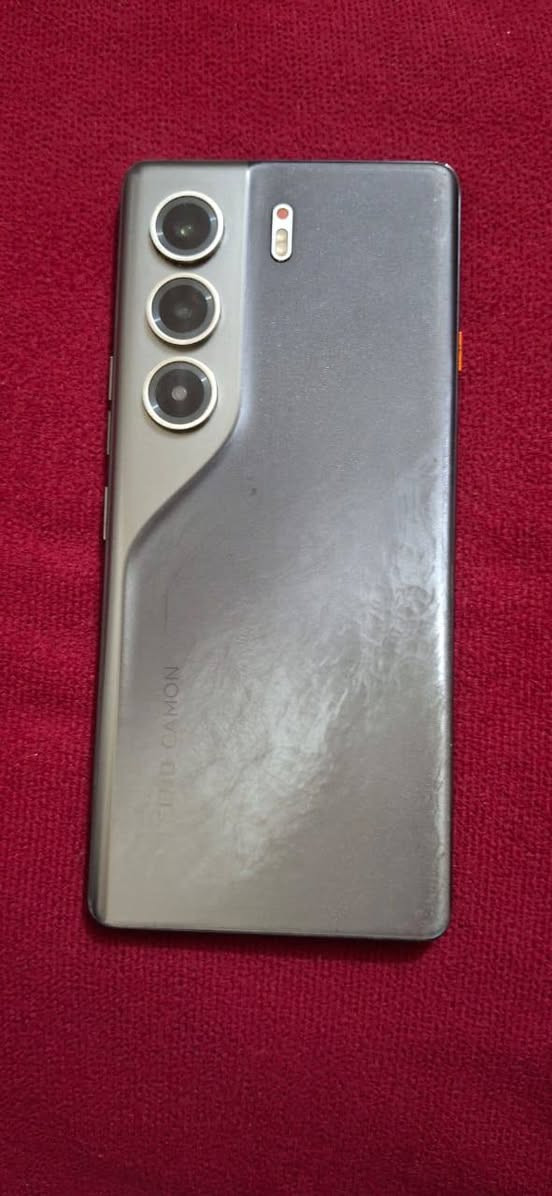يالله سلام عليكم TECNO CAMON 40 Pro 5Gلون اسود ذاكره 256 ببجي 90 فريم 😶‍🌫 دبل سيمكارت بي فطور بل شاشه ما مثرات بشي ابد سعر 275 او مراوس بوكو لو ايفون ***********

