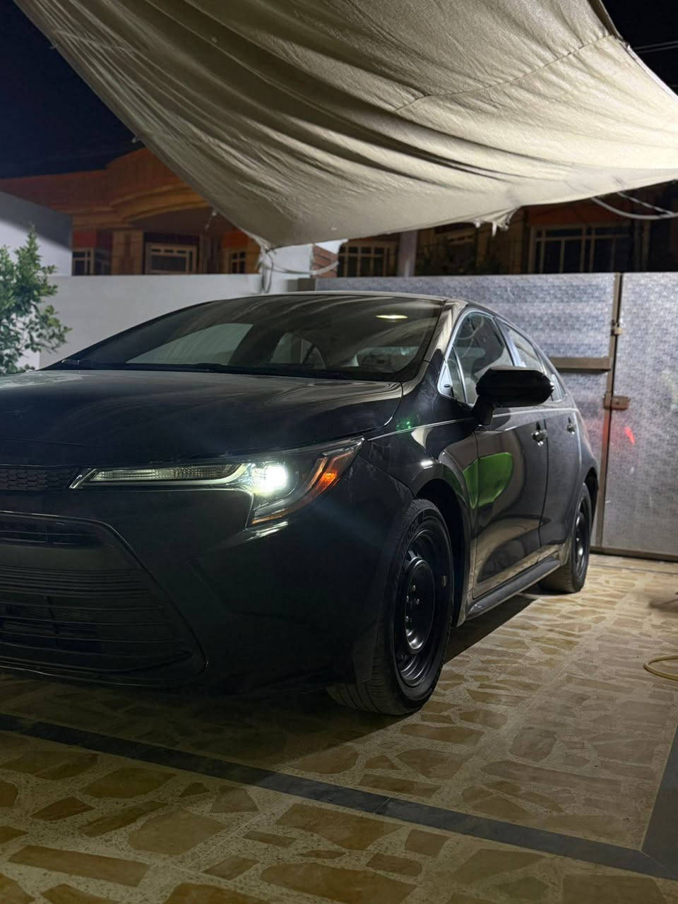 السلام عليكم ورحمة الله
تيوتا كورلا موديل 24
لون إسمنتي 
مواصفات LE
ماشيه 37 الف وقابل للزياده 
مواصفاتها  
شاشه 
كأمره 
هاند بريك بصمه 
تحديد مسار 
مانع تصادم 
ويل عادي 
ضررها حلو ومصلح نفس نفسه 
بدون قطعه صبغ 
بدون اي تبديل كله بلادي 
الدعاميه ضررها مصلحه فايبر على وضعها 
تترقم جميع المحافظات عدا الشمالي 
دخول جديد 
مكينه 2000
اخليلها بانزين محسن 
سياره خير من الله كامله من كلشي 
السعر خاص 
وهذا رقمي لليريد تفاصيل اكثر 
***********
