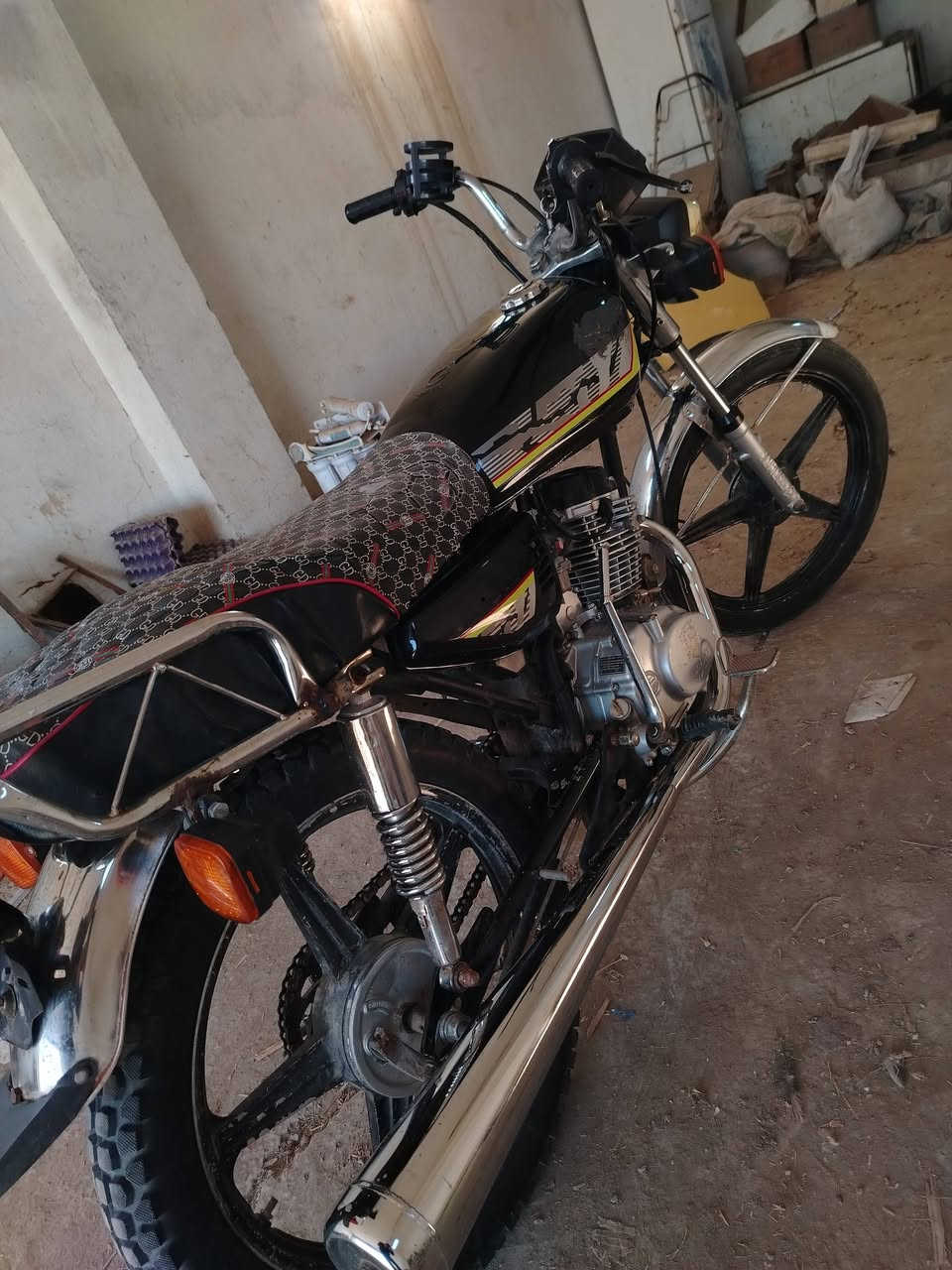 سفيان موديل 21 مكفوله نكره سلف ///// كهربائيات كلها شغاله
لايت لد ابيض واصفر دراجه نضيفه دهن موتل ادريلها ///// صالنصه كاتم بيها مكاني بغداد حي الجهاد /////*********** رقمي بي واتساب
