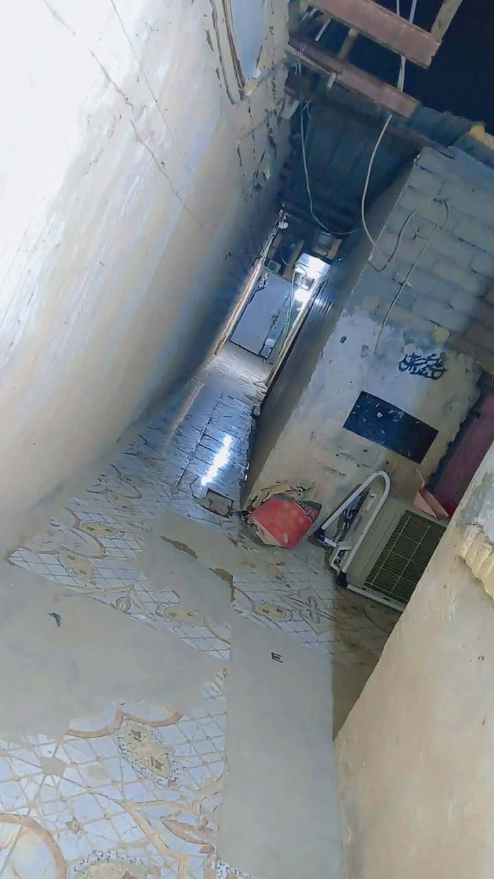 بيت حواسم للبيع 125متر في حي قاهره الثانيه يحتوي ع غرفة وصالة واستقبال ومطبخ وصحيات وطارمه وترك


**إذا كنت صاحب هذا الإعلان وتريد حذفه لأي سبب، رجاءا أرسل رسالة إلى الدعم الفني**