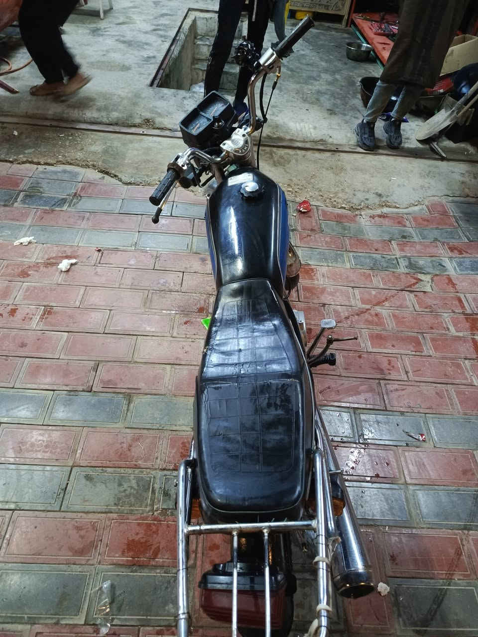 السلام عليك دراجه نوع ارشاه موديل 17 معمره 22 دراجه جديده اوراق أصولي دراجه خير من الله كربلاء الاسكان العسكري شارع الدره رقم *********** سعر 400 وبيه مجال
