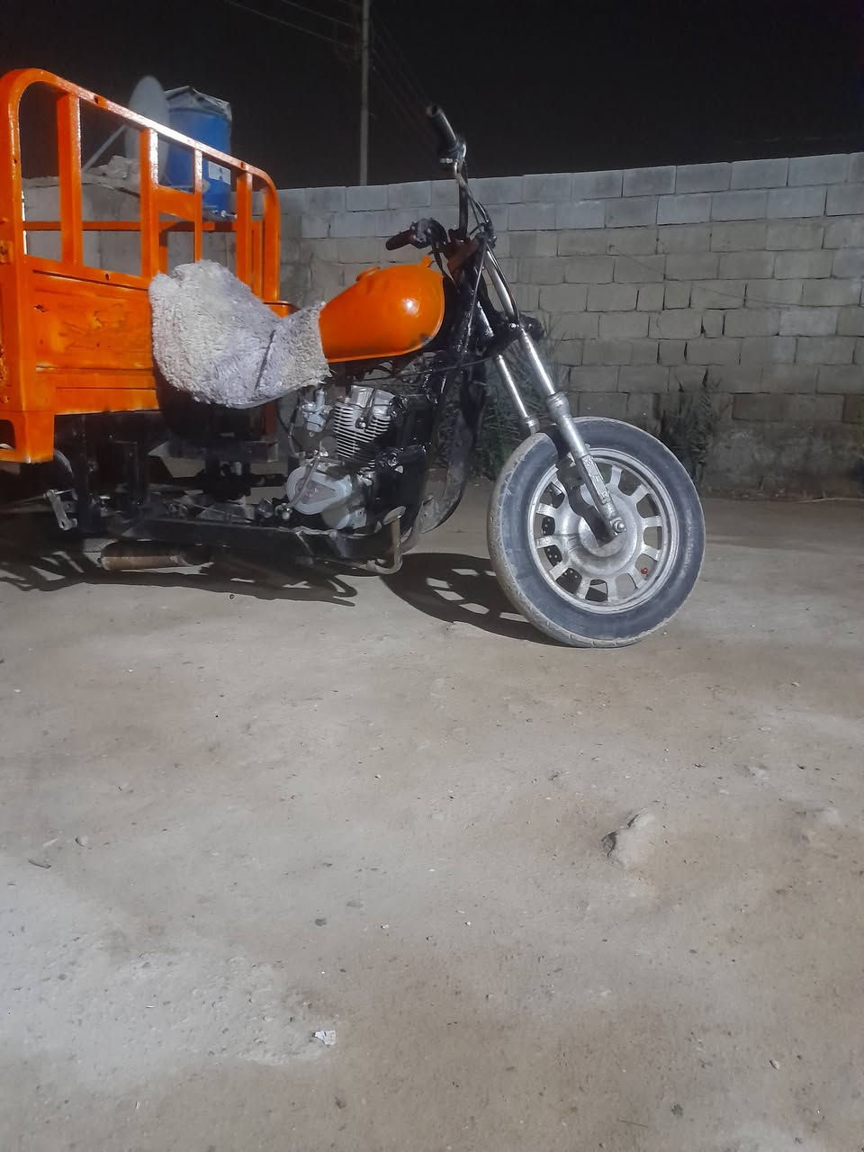 ستوته دوات مكفوله
المكان خور الزبير 
مكينه مفتوحه
سعر600وبيه مجال
***********
