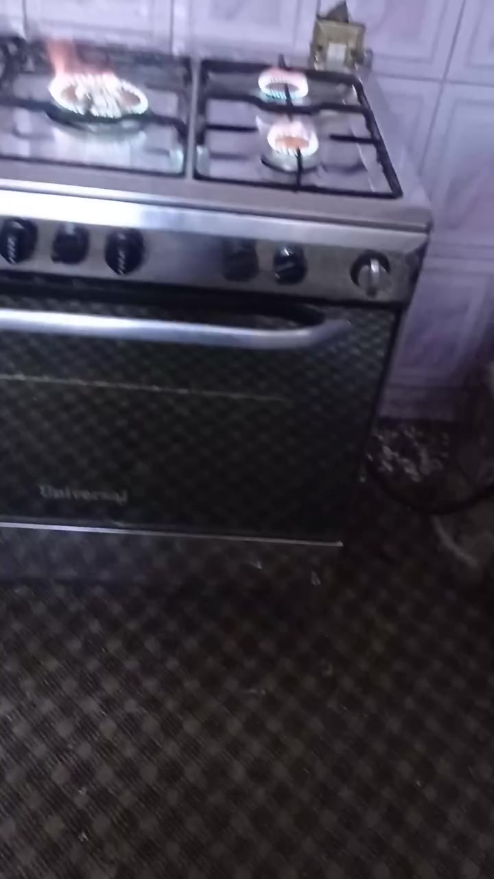 طباخ مصري سعره 200 العنوان صياحيه مقابل كوين بارك بابل وتساب مفتوح ***********
