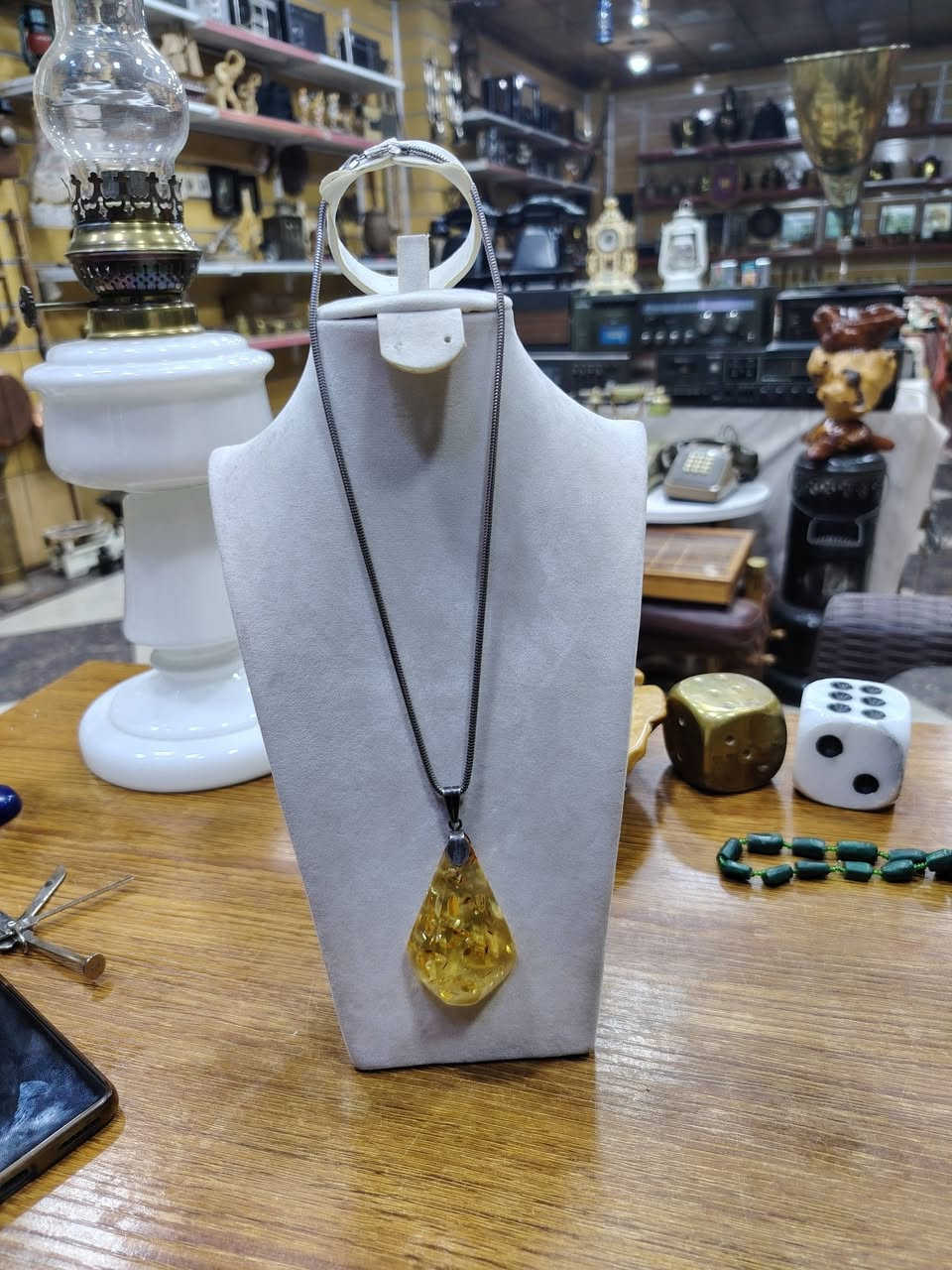 قلاده من فضه وكهرب واتساب *********** العنوان ديالى خانقين يوجد توصيل
