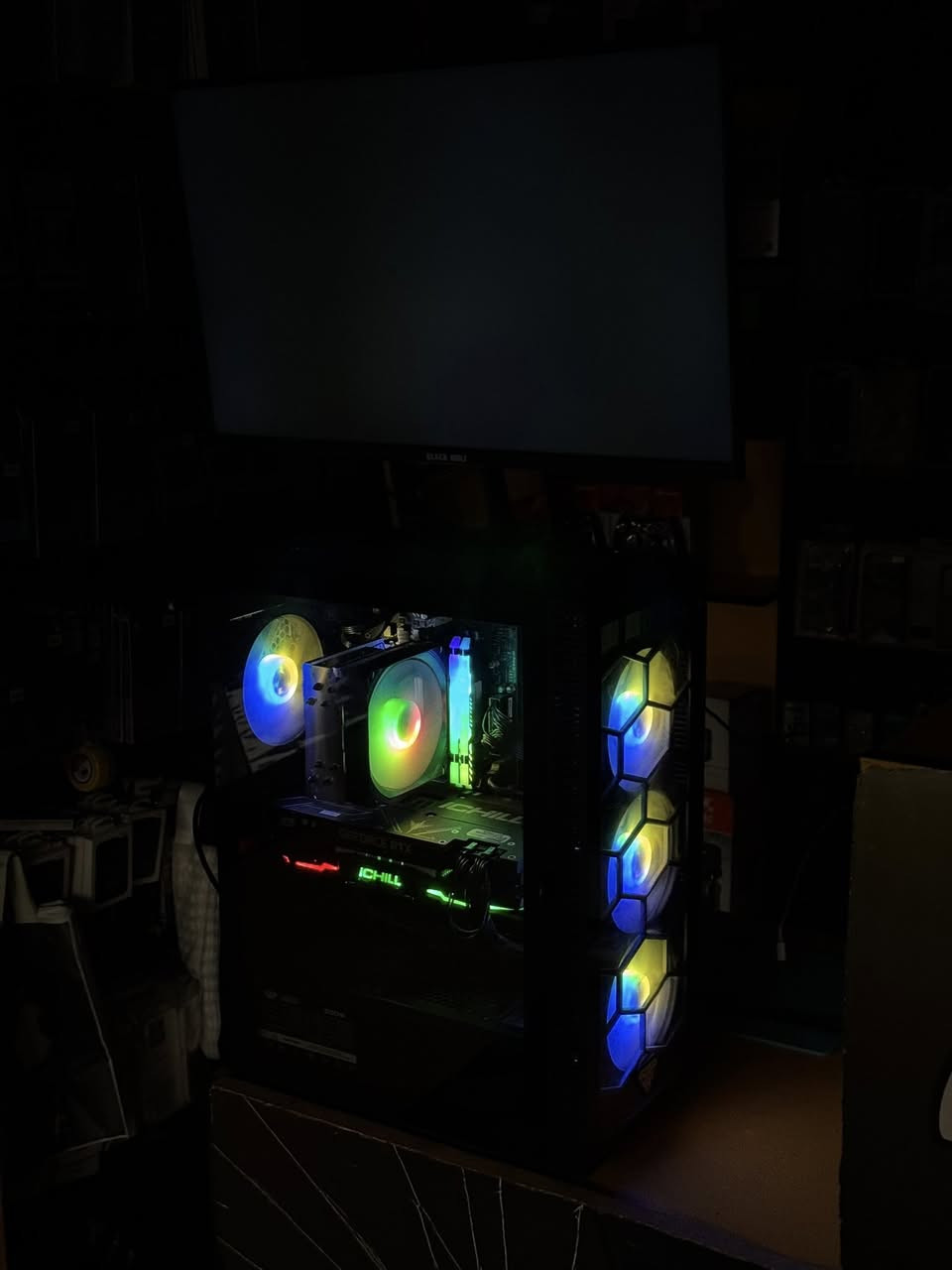 تجميعة 850 الف دينار
Core i5-14400F
RTX 2060 Super 8GB
RAM 16GB 3200MHz mass rgb
SSD Kingston | 240GB
HDD | 1TB segate
M.b H610M gigabyte
P . S 550W mass
Case Mass


**إذا كنت صاحب هذا الإعلان وتريد حذفه لأي سبب، رجاءا أرسل رسالة إلى الدعم الفني**