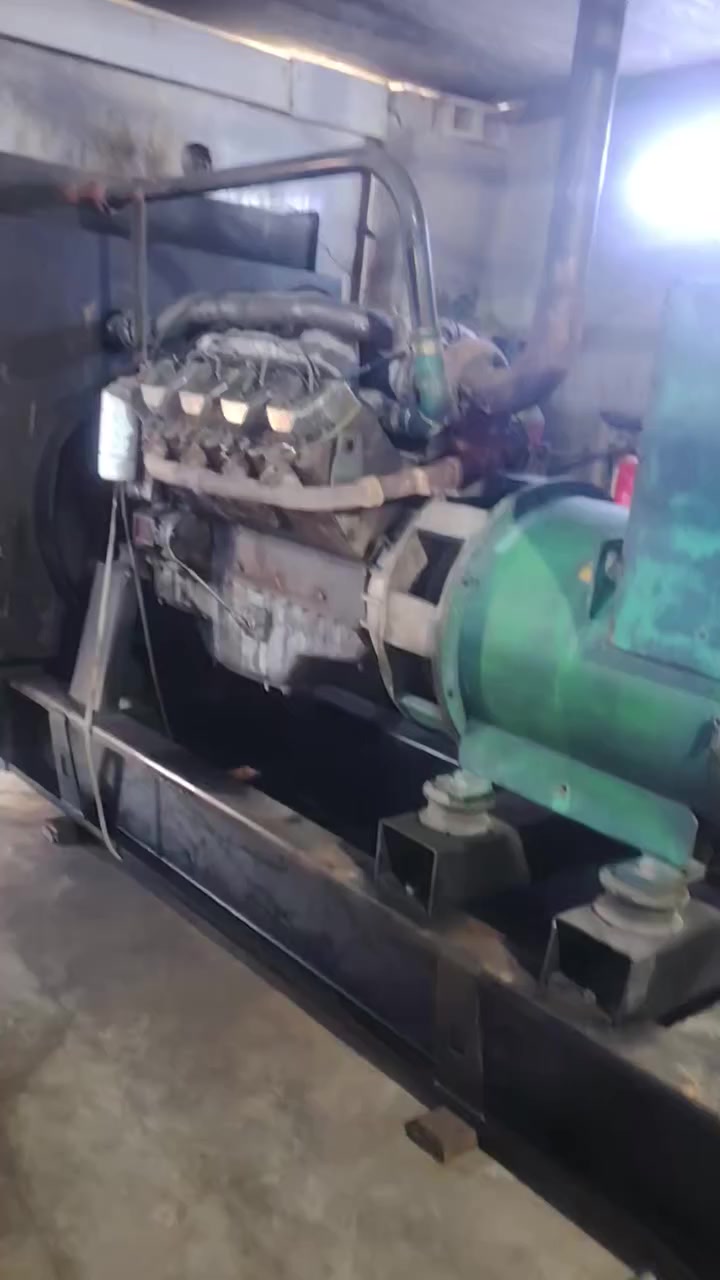 السلام عليكم إسكانيه (144) (015) توليد 550  Kv)  محرك استندر وتولد استند لاصرف ولا تبخيرحالين جوه الحمل السعر (100)وبي مجال للاتصال على الرقم (***********) وترلل
