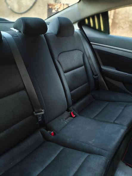 السلام عليكم النترا 2018وارد أمريكي مكينة 2000 دوش كير AT السيارة فول نقاط عمياء فتحة تبريد بيانو تدفئة كشنات ضربتها جاملغ ايمن وبنيد ماشية 140 السعر 128 العنوان بغداد ***********
