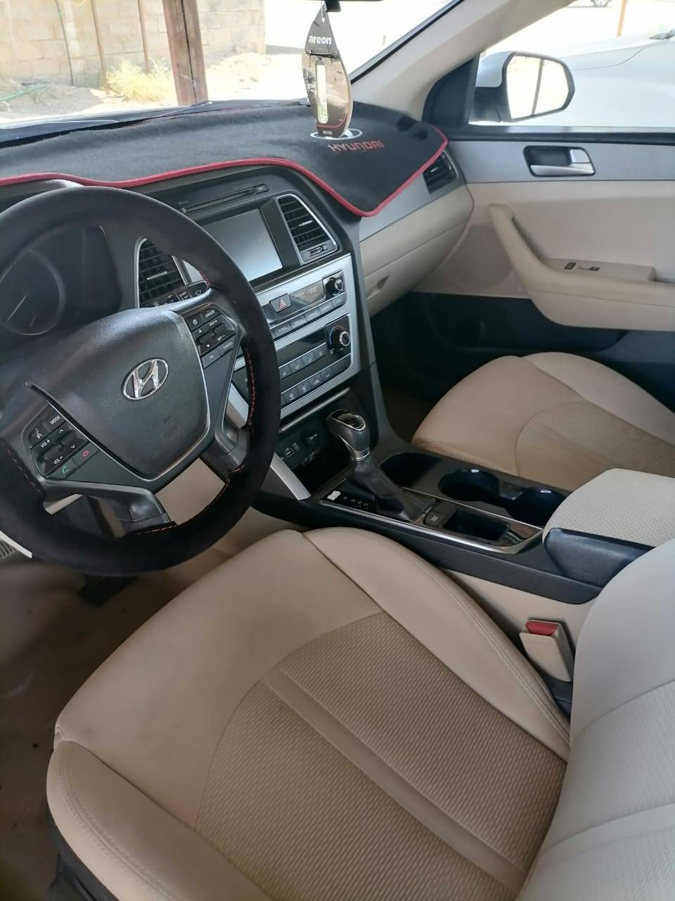 السلام عليكم
سوناتا 2017  وارد امريكي

حادثها موضح بلصوره شخوط فقط 

محرك 2400 GDI

رقم بغداد 

شاشه كبيره 

كشن مخمل 

مانع انزلاق 

مثبت سرعه 

كامره دوراه

وباقي المواصفات المعروفه

ماشيه 80 

ما ناقصها يي شي من صدر وتايرات

نوزلات _بلكات _ جويتر عليها ادامه كامله بدون يي نقص تشغل وتطلع والسياره احله من الصور

للاستفسار 

‏‪***********‬‏ واتساب 

‏‪***********‬‏
