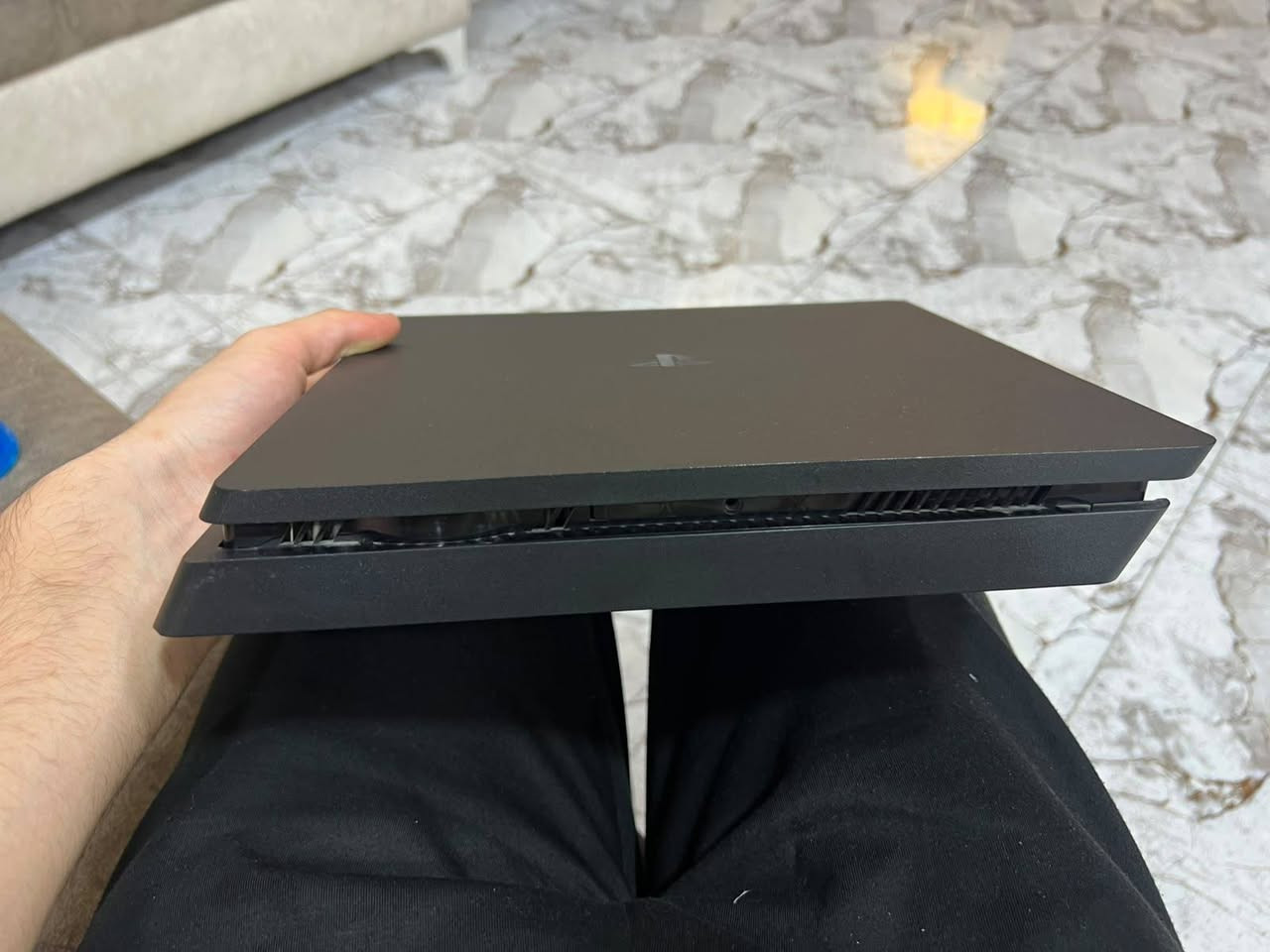 سلام عليكم ورحمة الله Playstiuin 4 slim للبيغ نسخة امريكية لوك ستيكر نضافة واحد علة واحد شهرين استخدام وويا يدات ثنين ويدة فايف اصلي وفور وكالة ومثل ماشوفون الستيكر مال بلي والمنافذ والنضافة مشهودلهة وويا اقراص ) / RDR PREMEIR 4.5 GTA V وفيفا 18) وحب البلي يشك شك والسعر 270 وبي مجال وتدللون رقمي للتواصل فقط

***********
