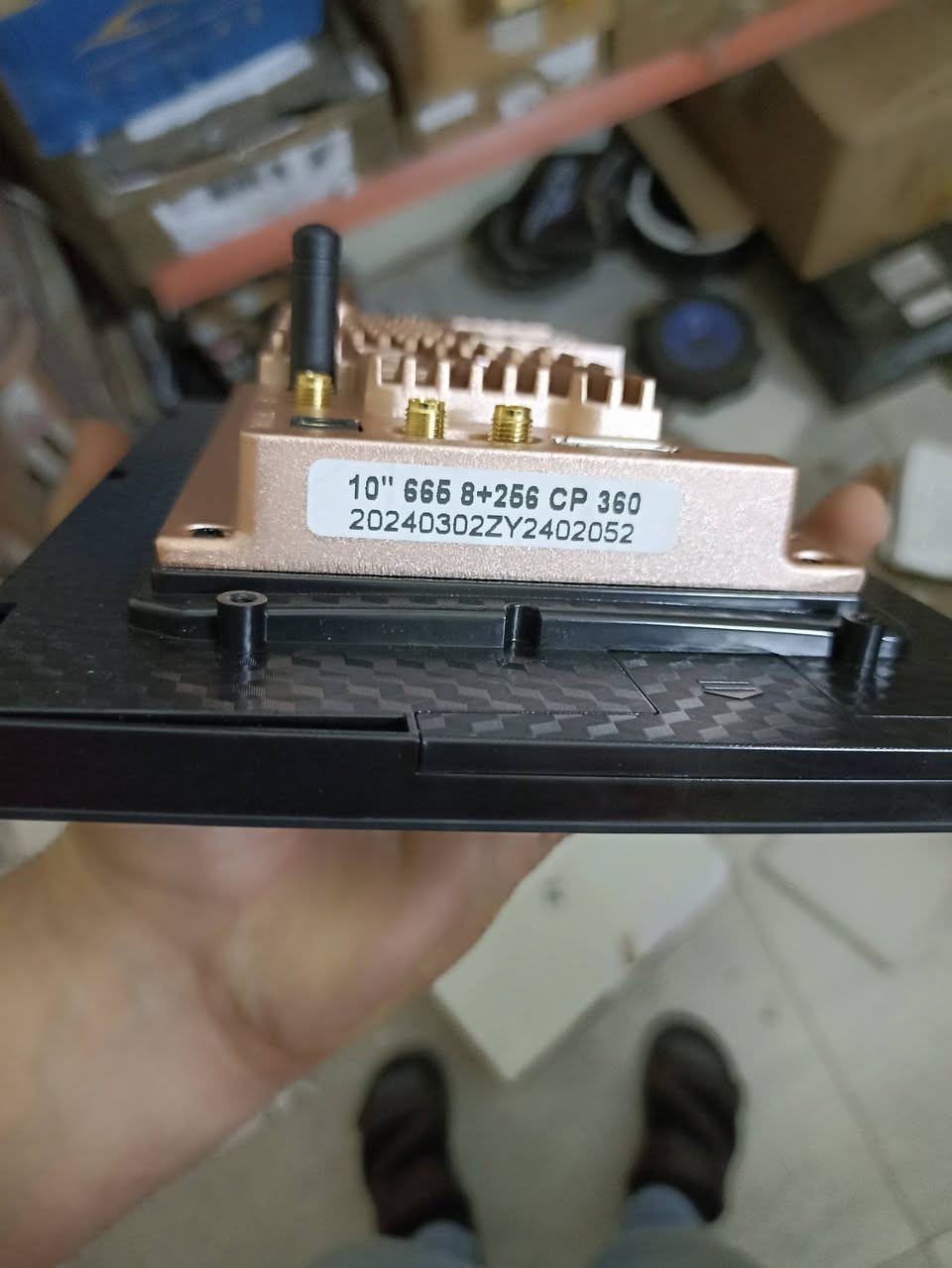 شاشه حجم 10 انج نظام اندرويد
اندوريد 13 
ذاكره 256 رام 8 

معالج ثماني النواة تدعم كاميرات محيطيه 360

يوتيوب بلوثوت واي فاي كوكل خرائط انترنت 
4G سيم كارت 
مخرج DP

تدعم امبلي فاير بلاد 

***********
