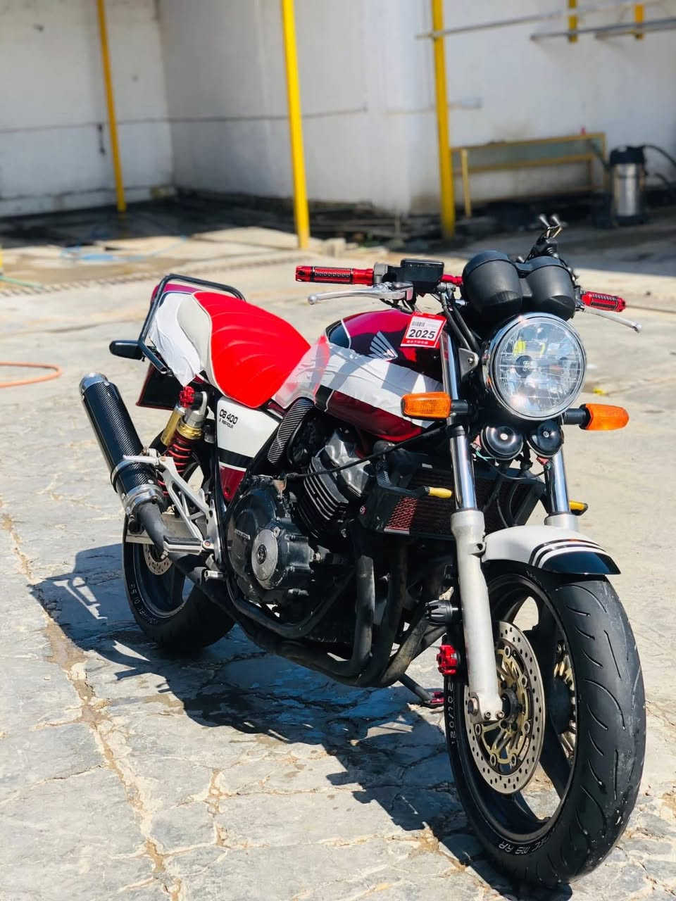 السلام عليكم اخوان هوندا CB400 جيل اول 16 ولف كمرك اصولي مدفوع سعر 16 وبيها مجال الرمادي زنكورة/***********
