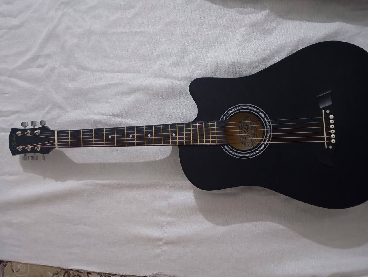 سلام عليكم اخوان كيتار نضف وجديد هوه والسن مالته والجنطة مالته كامل مابي شي الي ينطيني سعر مناسب بي ابيعه مكاني كربلاء وتساب للتواصل ***********
