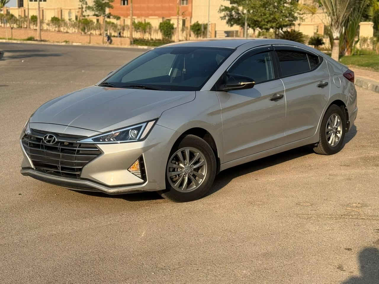 Elantra AD 
2025 
p2 
فئه تانيه 
فبريكا بالكامل 
عداد ٤١ صيانات توكيل 
رخصه سنه
اسكرينه و عزل حراري و شاشه ١٠ بوصه و كسوه جلد و امبينت لايت
السياره بحاله الزيرو
مكان المعاينة مصر الجديده
#متاح_تقسيط بنوك وشريكات
٠١١١٦١٢٢٠٤٢
010 12374747 
٠١٥٥٤٢١٨٦٧٠


**إذا كنت صاحب هذا الإعلان وتريد حذفه لأي سبب، رجاءا أرسل رسالة إلى الدعم الفني**