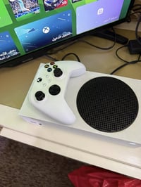 جهاز اكس بوكس سيرس اس جهاز نضيف لامفتوح ولامصلح تجي تشوفه تكلبه تفحصه ...