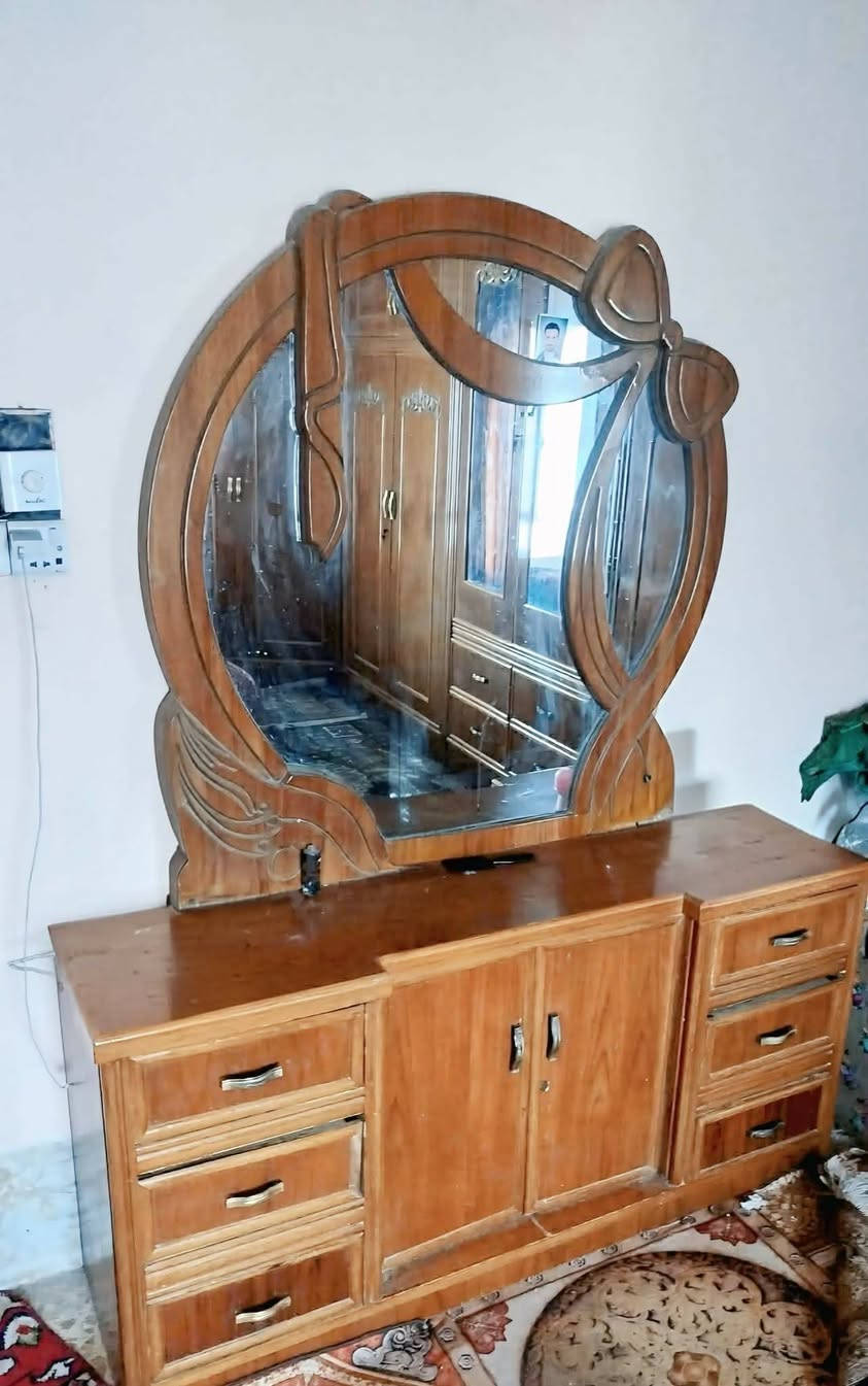 غرفه تسكام نضيفه كلش احله من الصور السعر مليون اي استفسار خاص او واتساب *********** مكلف بالنشر
