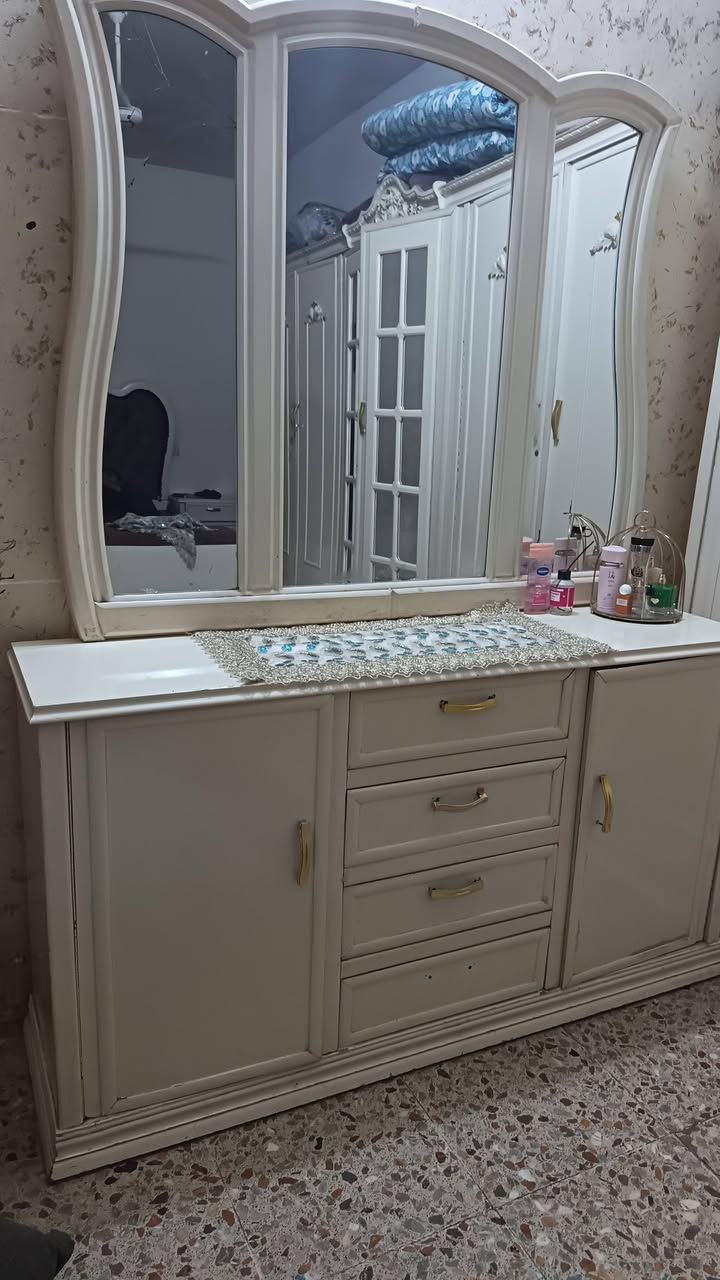 غرفه تسكام عراقي ماخذيهه ب٣ ملاين رايديهه ب٥٥٠ قفل بيهه اضرار بسيطه المكان بغداد


**إذا كنت صاحب هذا الإعلان وتريد حذفه لأي سبب، رجاءا أرسل رسالة إلى الدعم الفني**