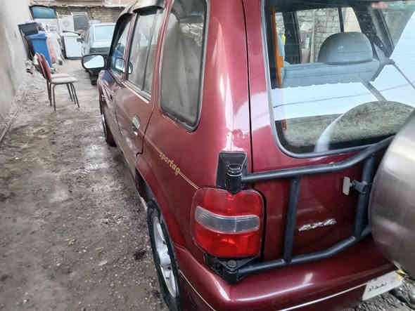 كيا سبورتج كير عادي موديل ٩٨ بلاديه  مصبوغه عبايه والباقي كلير بدون معجون
سعر 50 وبيه مجال 
 الاتصال *********** 
غير متواجد فيس خابر وتدلل بغداد
