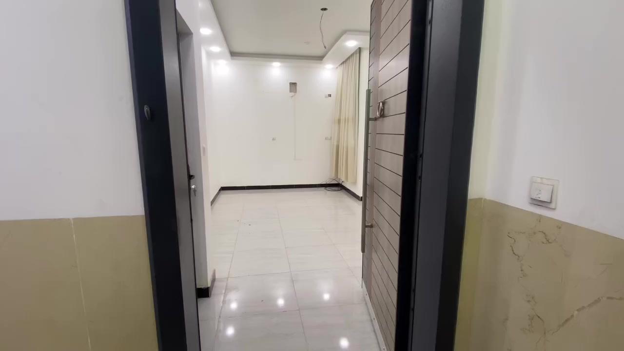 #مكتب_النهرين_للعقار
#حي_تونس_افاق_عربية

#شقةللايجارللايجار

شقة سكنية للايجار تصلح ان تكون عيادة او مكتب 
المساحة ٩٠ م 
تحتوي على استقبال / مطبخ / غرفتين نوم / 
بناء حديث علما ان الشقة في بناية ركن تجارية في حي تونس افاق عربية 
للاستفسار الاتصال 
***********
مصطفى العبيدي
