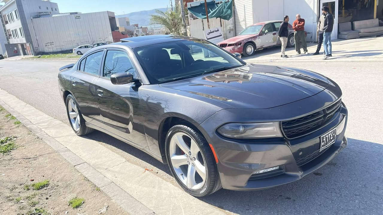 6بستۆن دۆج چارجەر٢٠١٦
سەیارەکە لێزەرە -لێزەر
فول فول فول مواسەفاتە .کلینە
بۆیاخ و دەعمی نیە
٤ تایە و ویلی لۆکە (لۆک)
سعر: 85$$$ معامەلەیە برایانە
شوێن : سلێمانی 
***********
