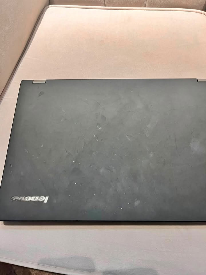 السلام عليكم لابتوب البيع هاي موصفاته Lenovo
Cori7 جيل الرابع

Ram 8Gb

كارت الشاشة NVIDIA Quadro K1100m منفصل

كارت شاشة الداخلي Intel HD Graphics 4600

شاشة Full HD

SSD 128GB
رقم المبايل *********** 
السعر 350 بيه مجال
