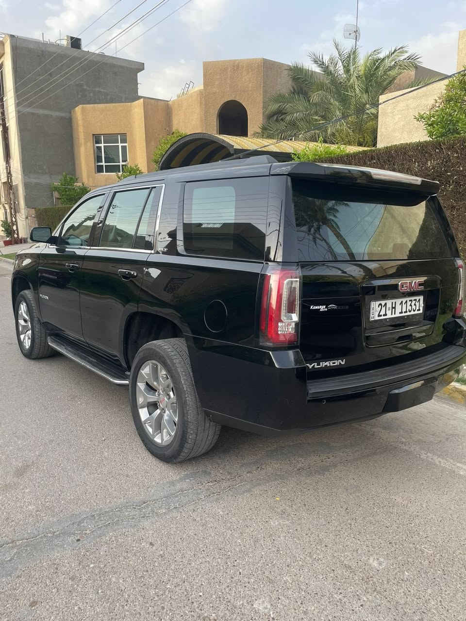 GMC ... المواصفات...السلام وعليكم شاب
1-السياره بحالة ممتازه... 
 2-   الموديل 2017..

   GMC 
اللون اسود.. 
3- الرقم سليمانيه..
 4- السنويه
باسمي.. 
 5-  كامل المواصفات...
فتحه في السقف...
 سلايد روف
6- فور ويل...  
7-تبريد امامي وخلفي.. 
8- تشغيل عن بعد.. 
9-  الجام والمرايا تشغيلها من الداخل 
والخارج  عن بعد.. 
10- جميع الاطارات ممتازه
11- فيها حساسات مختلفه
12- فيها ايضا مواصفات كثيرة 
13-السعر  اتصل ع صاحب السياره/ مكان سياره بغداد سيديه ضباط 
14- العداد 131000 وعند الرغبة بالشراء  يرجى الاتصال على الرقم.. الخاص مغلق
*********** 
الدكتور أحمد..
