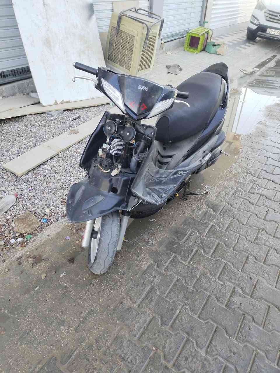 السلام عليكم دراجه لبيع سيام جيتي رياضي مزوده بوشه ٥٥ شلعه تخبل معدل حلو تايرات جدد ويل ١٢ كهربائيات كله شغاله ماناقصه أي شي سلف مايشتغل هندر واحد السعر ٣٠٠ وبيه مجال مكاني النجف كوفه حي ١٧ تموز ***********
