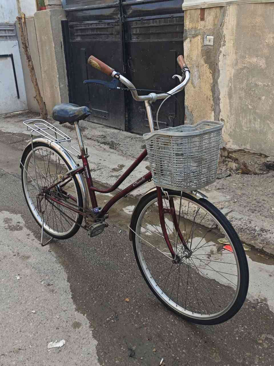 سلام عليكم بايسكل بناتي حجم 26 ياباني
ستيرن المنيوم 
ويالة المنيوم 
ركبة كشن المنيوم 
كامل مابي نقص 
سعر 65 بي مجال قليل حك الجية 
للتواصل ***********
مكاني البياع الرسالة الثانية
