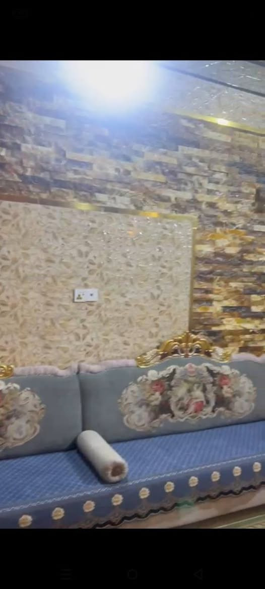 بيت للبيع زراعي سند 25 شارع الشيخ محمد الهنداوي الرئيسي غرفتين نوم وصالة واستقبال وصحيات داخلية وخارجية. مطبخ حار وبارد 
المساحة ٢٦٥ متر 
***********
***********
