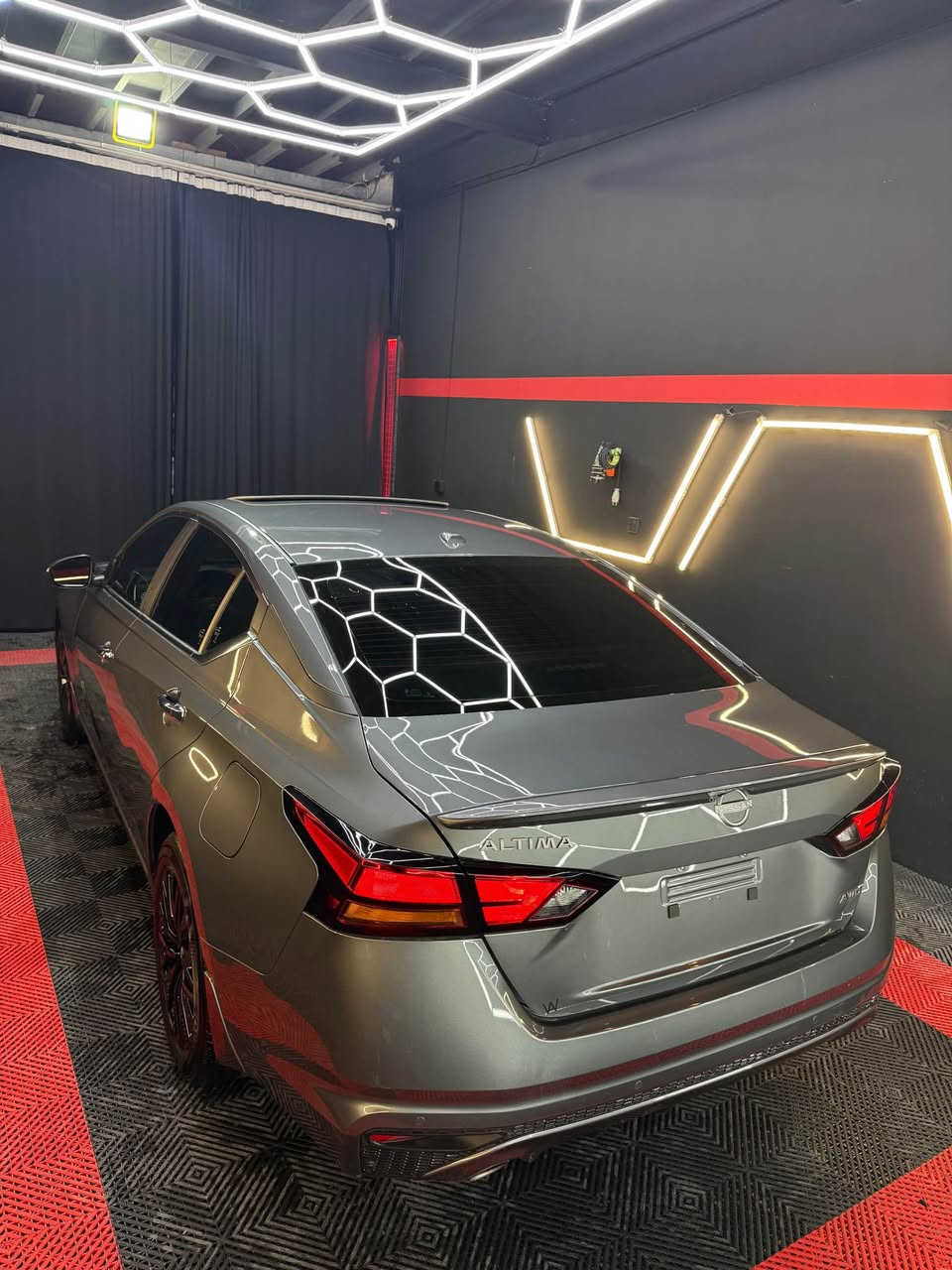 Nissan Altima 2025 SV+ 
سەیارەکە دوو پارچەی بۆیاخە کەمەک ژورێی گرتیە ئێرباگ سوکان و شانەکی تەقیە بیلادی داندرایتەوە 
١٥٠٠ رۆیشتیە حسابی سفری لۆ دەکرێ 
سلاید 
شاشە گەورە 
برێک بەسمە 
وایەرلێس چارج 
کوشن کارەبایی 
ویلی بیلاد ڕەشە 
یەک دینار مەسرەفی تێدانیە 
بەشەرتی هەموو شت دەیفرۆشم 
٧٥٠٣٨٠٠١٧٨
١٦٨ مەجالەکی کەم  ڕەسمی دەعمم دانایە 

1N4BL4DW5SN356395 أربيل, العراق


**إذا كنت صاحب هذا الإعلان وتريد حذفه لأي سبب، رجاءا أرسل رسالة إلى الدعم الفني**