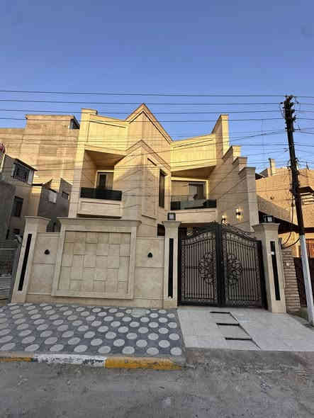 #علي_يوسف_للاستثمار_العقاري

� فرصة ذهبية – للبيع  بيت  في السيدية 🔥

📍 الموقع: مربع الضباط خلف تجاري الضباط 

#لمعرفة #السعر #الرقم ( 1 ) #سأتي #السعر #مباشره

🏡 تفاصيل العقار:

 • المساحة: 200 م²
 • الواجهة: 8 م
 • النزال: 25 م

✨ التقسيم الداخلي:
الطابق الأول: صالة واسعة مع هول داخلي + مطبخ + حمام عدد 2+ غرفتين نوم
الطابق الثاني: 3 غرف نوم + حمام 2 مع هول داخلي
الطابق الثالث: غرفة نوم +حمام     

إذا كنت تبحث عن فرص استثمارية عقارية في السيدية، يفضل عليك التواصل مع مكتب علي يوسف للاستثمار العقاري للحصول على المزيد من المعلومات والاستشارة.

📞 للاستفسار:  

***********  
***********  
***********  

📍 أو زورونا في مكتب علي يوسف للاستثمار العقاري  
السيدية – شارع الخيزران – مقابل ماكسي مول – مجاور نيكست لايت.
