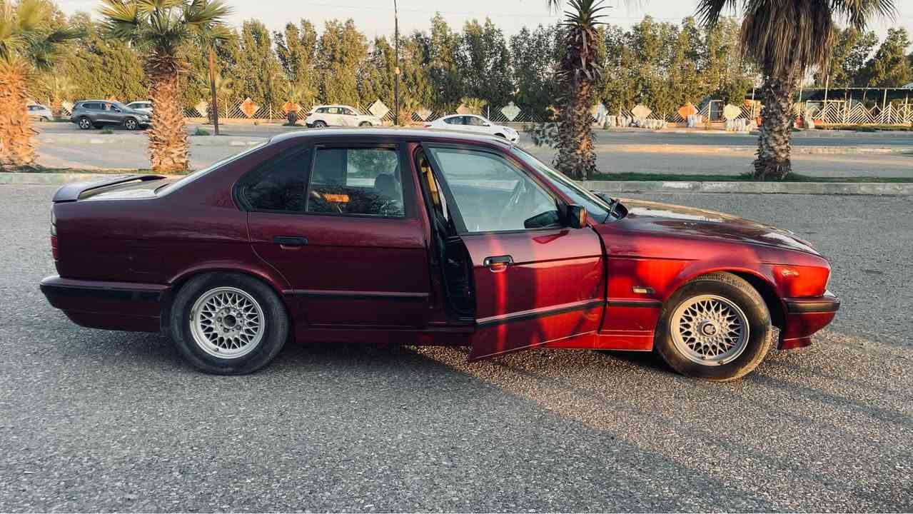 ‎للبيع 
BMW 525i 
موديل 93 
السياره مفوله من كل شي عدا سلايد روف (تنته) 
مواصفات✨
1.محرك كبس دجيتال ا‎ Singapore


**إذا كنت صاحب هذا الإعلان وتريد حذفه لأي سبب، رجاءا أرسل رسالة إلى الدعم الفني**