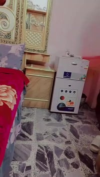 غرفة • مستعملة سنة • قابلة تفاوض